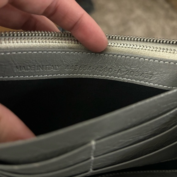 Authentic Balenciaga wallet - Picture 10 of 10